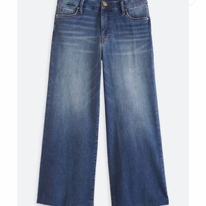 Super Stylish Wide-Leg Jeans 💙